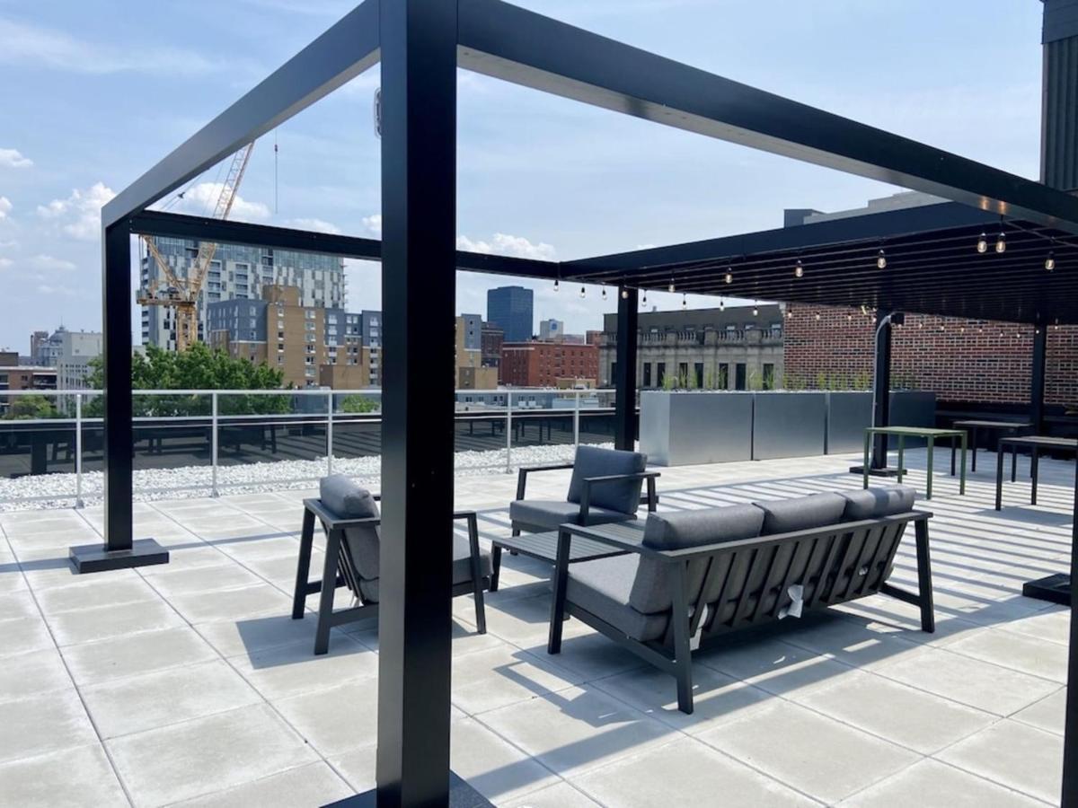 Appartement Condo Avec Terrasse Privee Dans Le Quartier Des Spectacles Montréal Buitenkant foto